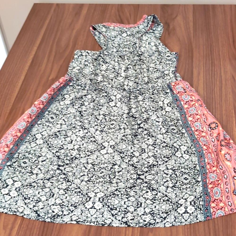 Japna black and white dress size 14 kids